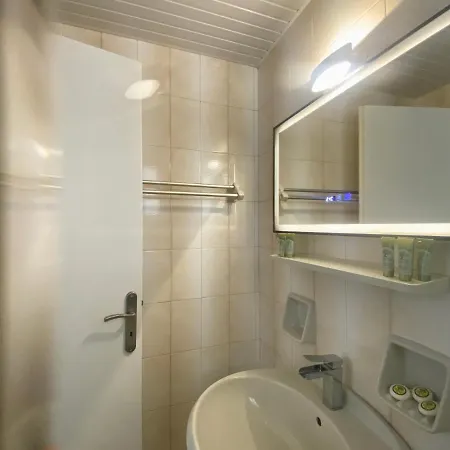 Clelia Apartment